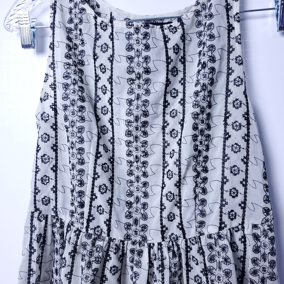 Forever 21 Child Black and White Floral Summer Dress - Picture 2 of 6